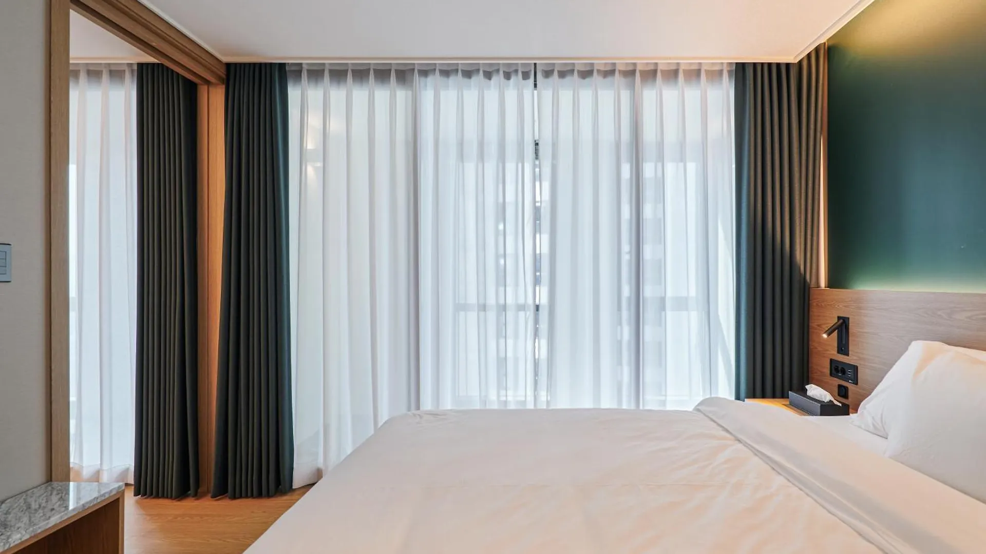 Sienna Ambassador Residence Busan 0*,